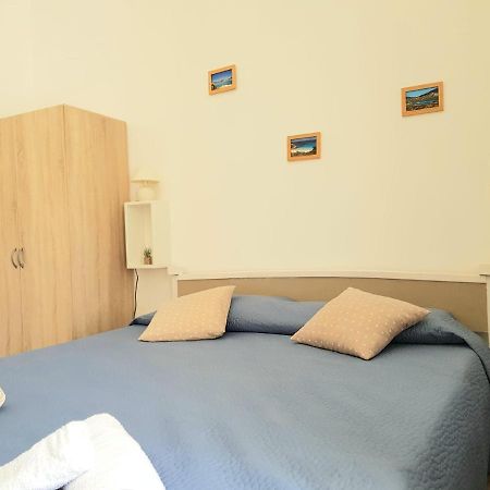 Casa Di Giu Bed & Breakfast Porto Torres Bagian luar foto