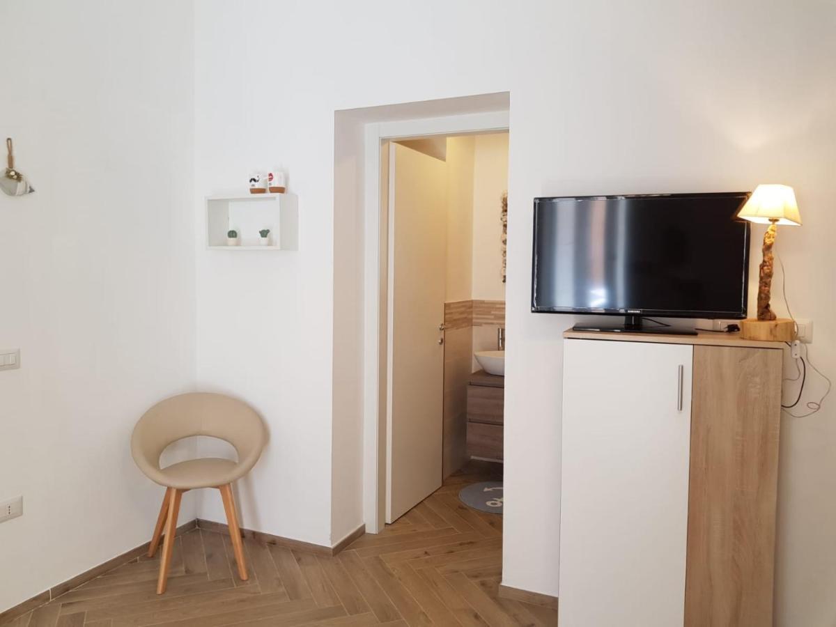 Casa Di Giu Bed & Breakfast Porto Torres Bagian luar foto