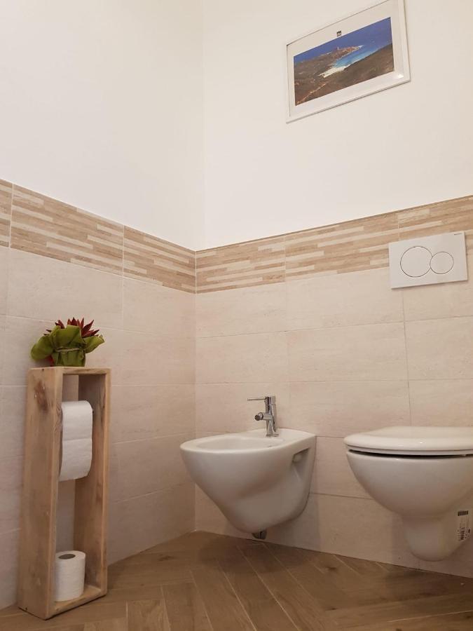 Casa Di Giu Bed & Breakfast Porto Torres Bagian luar foto